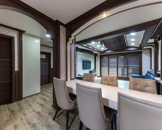 Ritz Castle Resort - Taean - Dining room