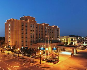 Hilton Garden Inn Virginia Beach Town Center - Virginia Beach - Building