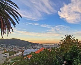 Redbourne Hilldrop Guesthouse B&B - Cape Town - Outdoor view