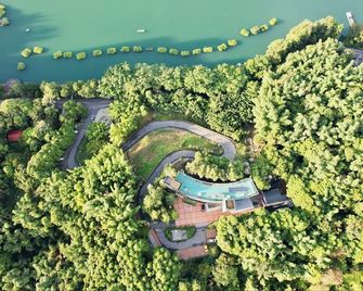 Sun Moon Lake Bamboo Rock Garden - Nantou City