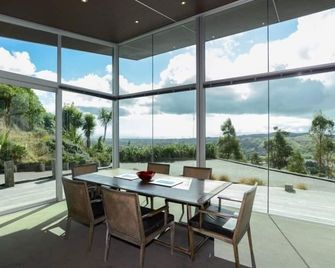 Stunning location, modern luxury cottage - Havelock North - Restaurant