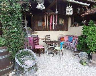 Bed and breakfast in the countryside - Saint-Griede - Patio