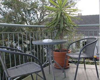 Alcala Motor Lodge - Christchurch - Balkong