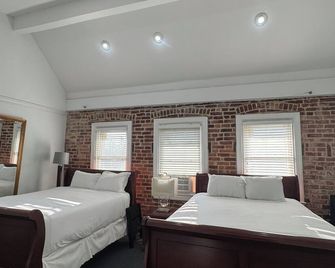 Good Night Sleep, 2 Queens-1bdrm Metro, 10-min. Ride downtown, White House - Washington, D.C. - Bedroom