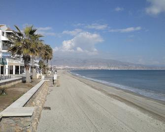Modern Holiday Apartment, Pool View, Large Terrace, near Beach, wifi - Roquetas de Mar - Strand
