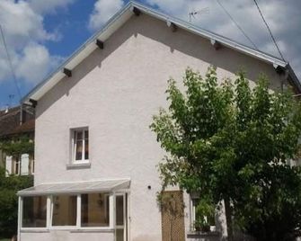 Gîte familial confortable près de Luxeuil-Les-Bains - Briaucourt - Budova