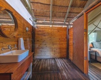 Shindzela Tented Camp - Ngala - Baño