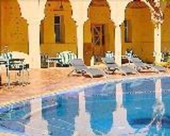 Hotel Kasbat Aferdou - Errachidia - Piscina