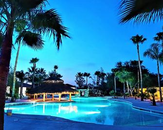 Hacienda Monarcas Resort - פוארטו פניאסקו - בריכה