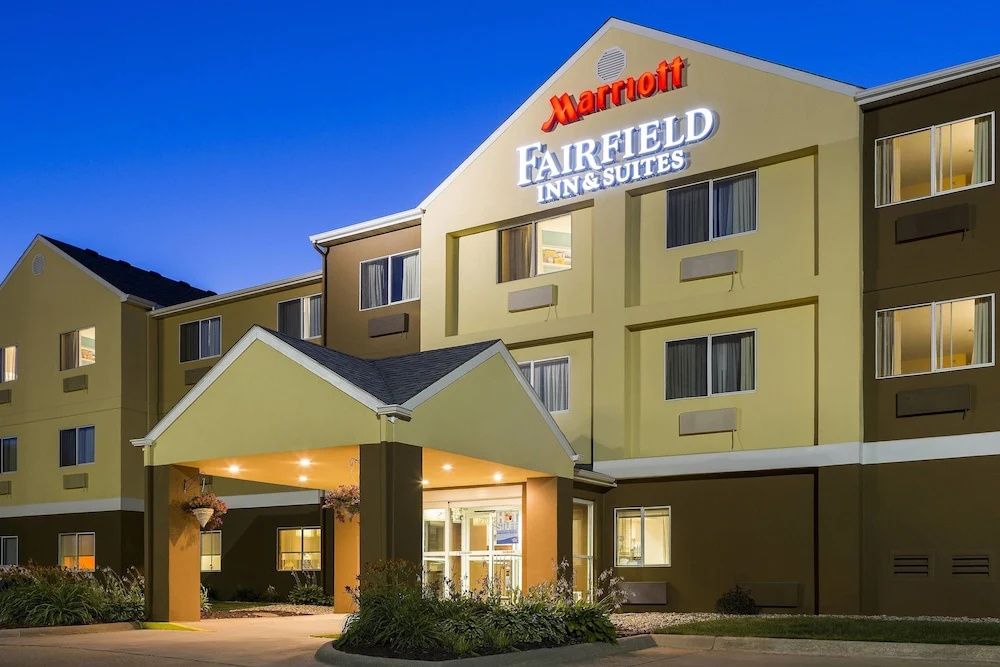Fairfield Inn & Suites Oshkosh - Oshkosh - Bâtiment