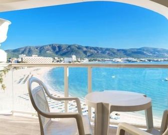 Hotel Seramar Comodoro Playa - Palma Nova - Balcón