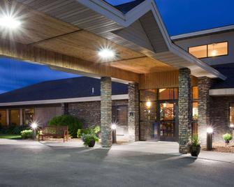 AmericInn by Wyndham Thief River Falls - Thief River Falls - Building