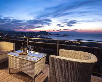 Demir Suit Hotel - Kusadasi - Balcón