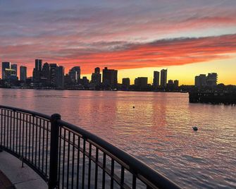 Eagle's Landing - Logan Airport - Boston - Outdoor view