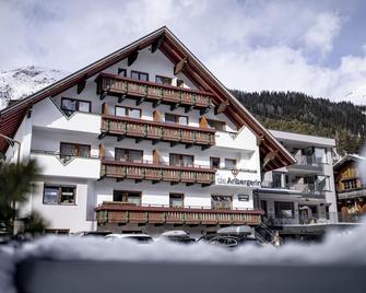 Hotel Die Arlbergerin Adults Friendly 4 Star - Sankt Anton am Arlberg - Bâtiment