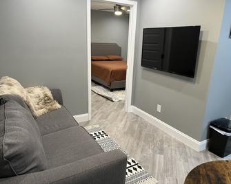 Waterfront cottage - Kingsland - Living room
