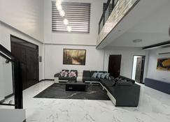 New build beautiful Apartment - Dagupan City - Living room