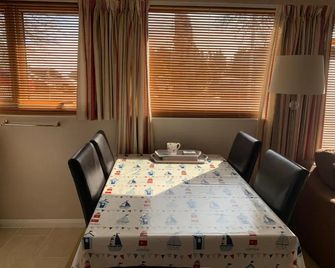 Dartmouth 2 Bed Detached Chalet 144 Nort - Dartmouth - Eetruimte