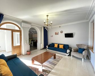 Grayhouse Elia Apartment - Tbilissi - Salon
