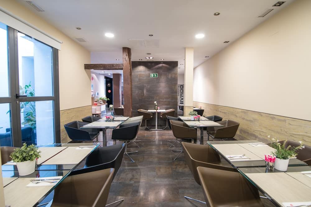 Petit Palace Tres Cruces