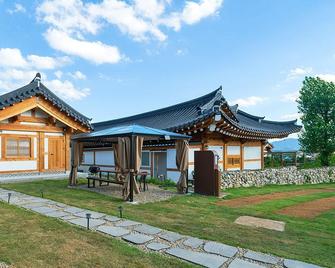 Gyeongju Hara Motel - Gyeongju - Building