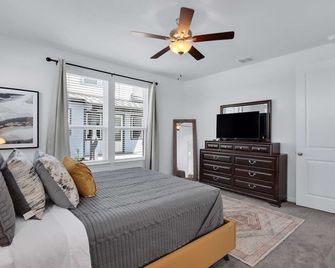 Gorgeous 2 Bdr Cottage Minutes To Everything Nbtx - New Braunfels - Bedroom