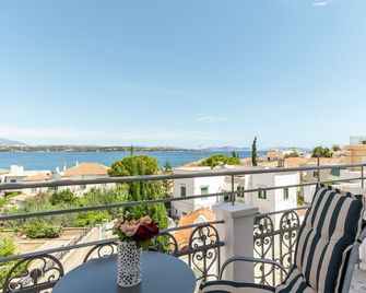 Martha's House - Σπέτσες - Μπαλκόνι