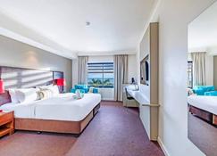 Bright Side Resort Living with Pool on Esplanade - Darwin - Bedroom