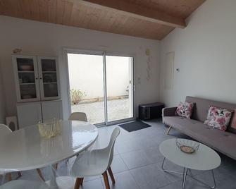 La Rochelle Sud, house with garden near town center and beach. - Angoulins - Salle à manger