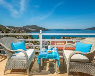 Saray Apartment, Old Town, Kalkan. (3 Bedrooms.) - Kalkan - Balcony
