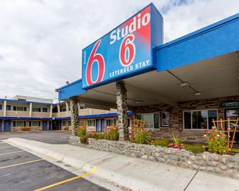 Motel 6 Missoula - University - Missoula - Building