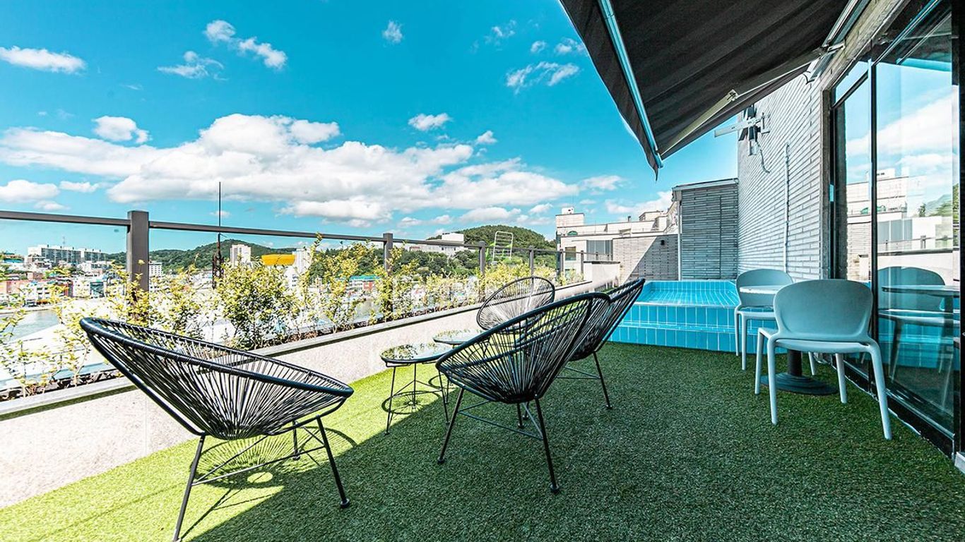 Tongyeong Hangnam Brown Dot