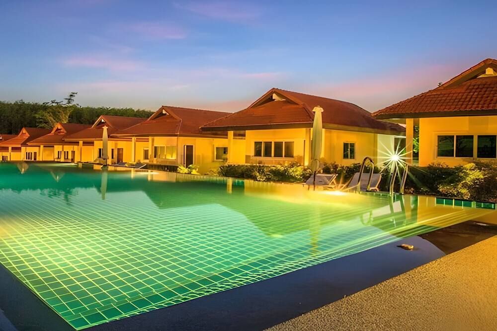 Phuket Airport Villa - Sakhu - בריכה