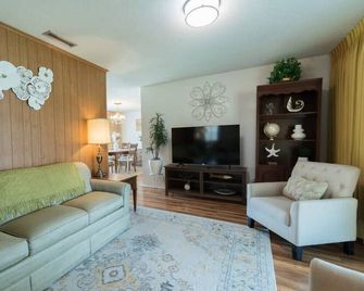 Spacious 4 Bedroom Home Near Usssa Complex - Rockledge - Sala de estar