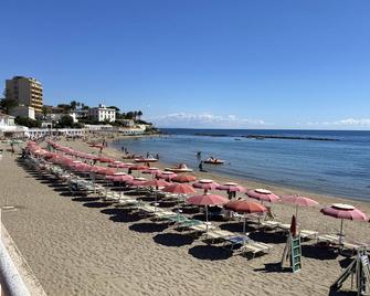The Secret Garden - Santa Marinella - Plaża