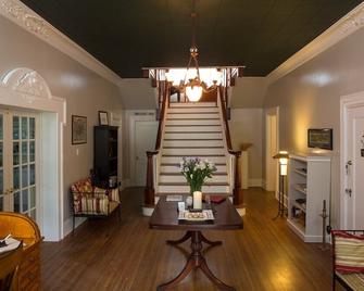 Sweet Biscuit Inn - אשוויל - סלון