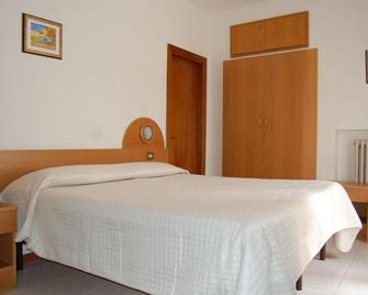 Hotel Cassone - Malcesine - Bedroom