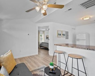 Charming, Private Abode: Serenity in Hopewell, VA! - Hopewell