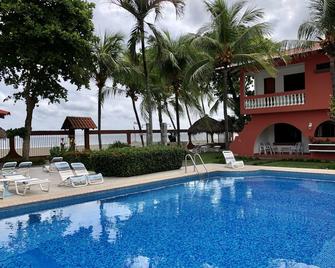 Apartotel Flamboyant - ג'אקו - בריכה