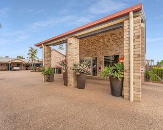 Midlander Motor Inn - Emerald - Rakennus