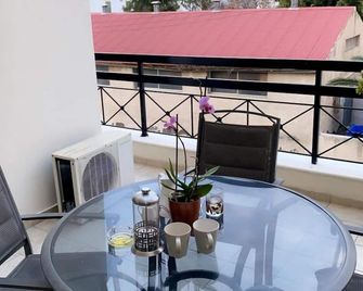 Larnaca Beach Apartment - Larnaca - Balkong