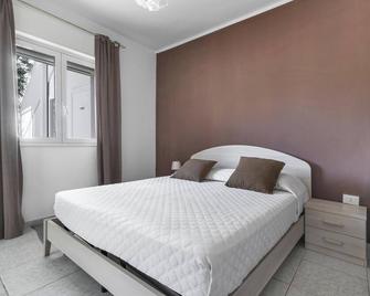 Villa Serenedad by BarbarHouse - Torre Lapillo - Sypialnia