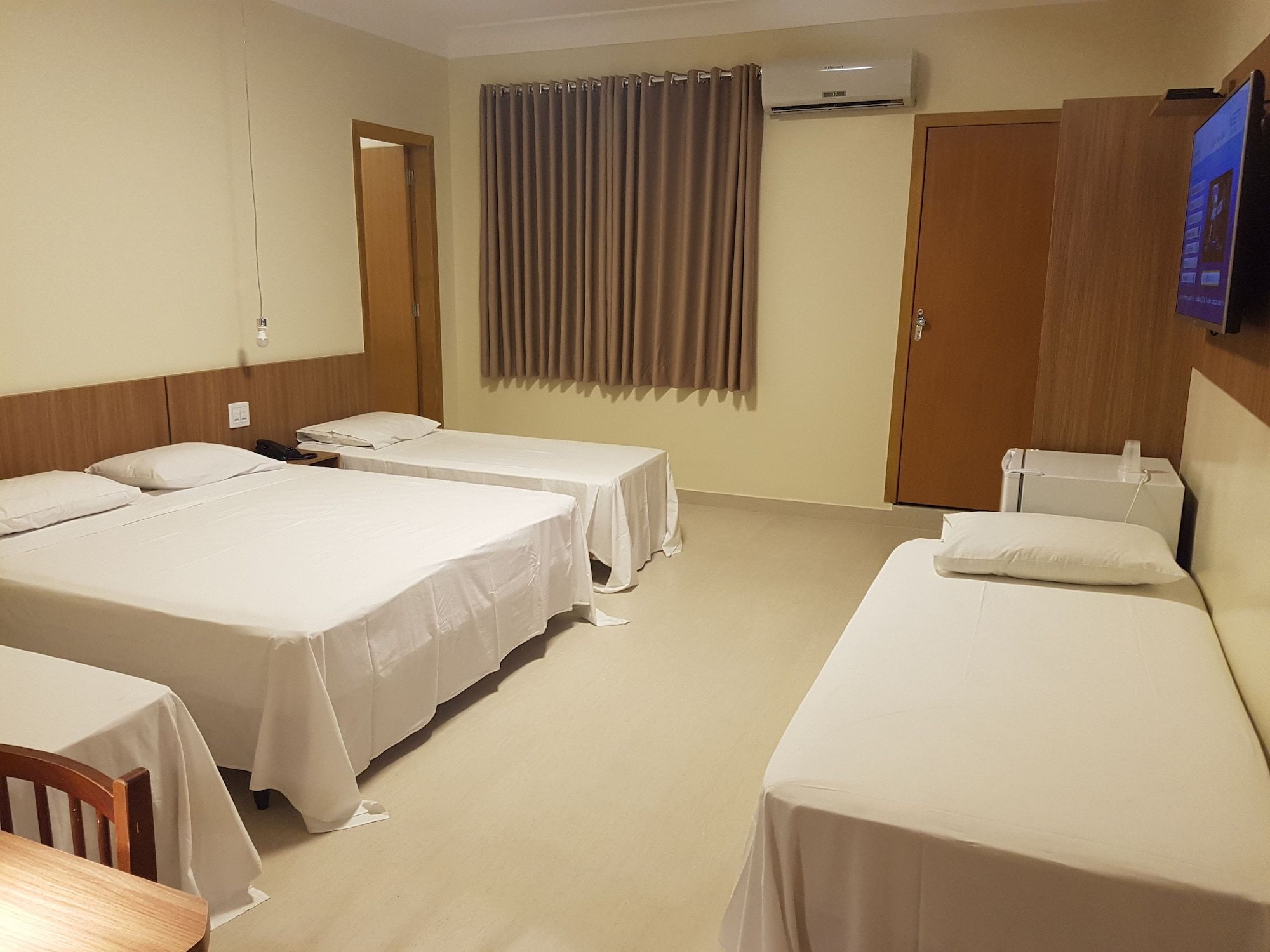 Oft Place Hotel - גואיאניה - חדר שינה