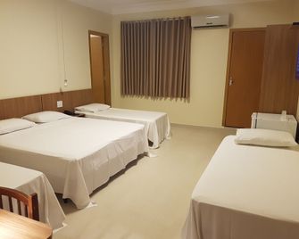 Oft Place Hotel - גואיאניה - חדר שינה