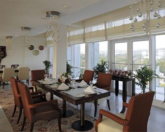 دوشانبي سيرينا هوتل - دوشانبي - غرفة طعام