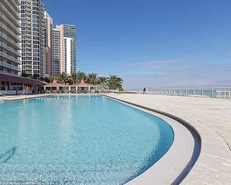Beautiful Hotel Studio On The Beach. Str-01535 - Sunny Isles Beach - Bazén