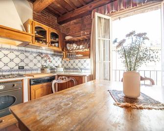 Suite Nell'anfiteatro Romano - Lucca - Cocina