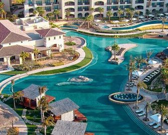 Oceanfront luxury 3BR condo with world class Greg Norman Golf Course on site! - Cabo San Lucas - Bể bơi