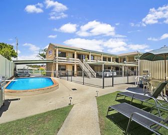 Golden Beach Motor Inn - Caloundra - Piscina