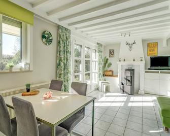 Holiday home in Heuvelland with garden - Heuvelland - Їдальня